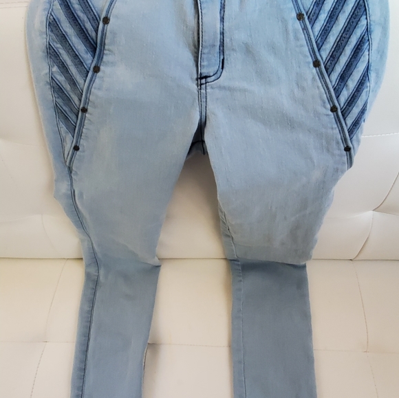 Strech Skinny Jeans - Picture 2 of 7